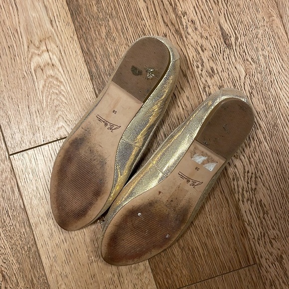 Stunning gold metallic leather ballet flat - Picture 2 of 3